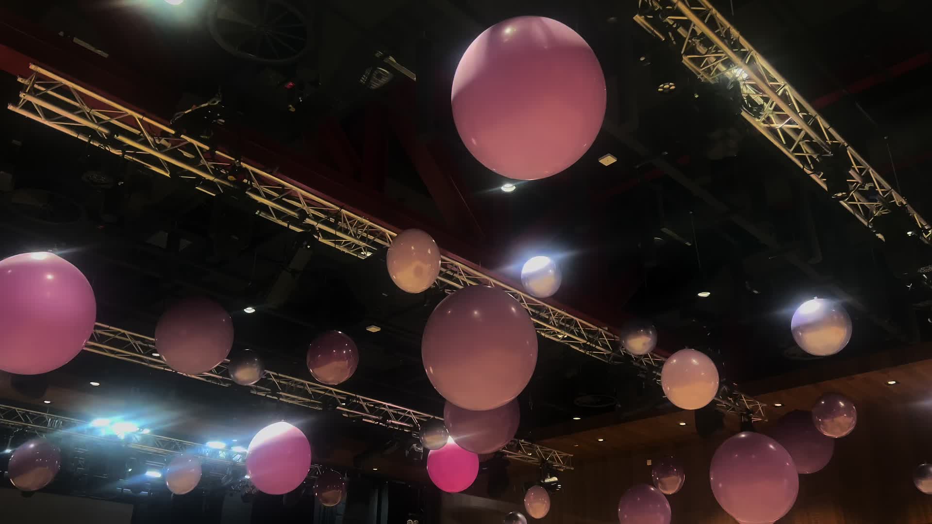 @Mr & Mrs Balloons