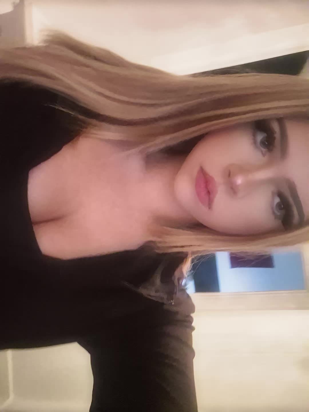 @🪽👱♀️