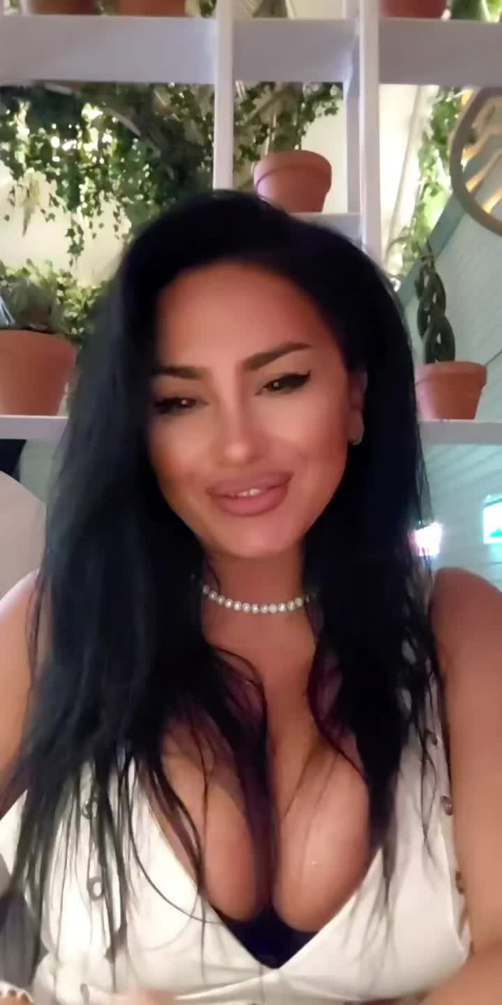 @Anisia