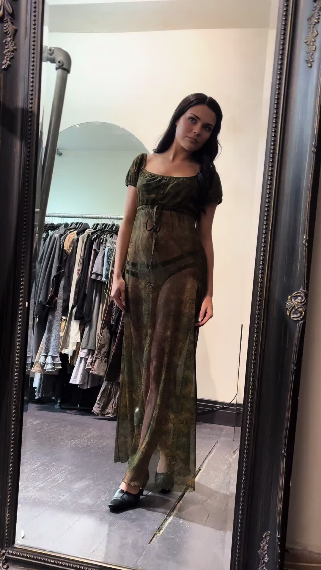 @ShopYottsVtg London