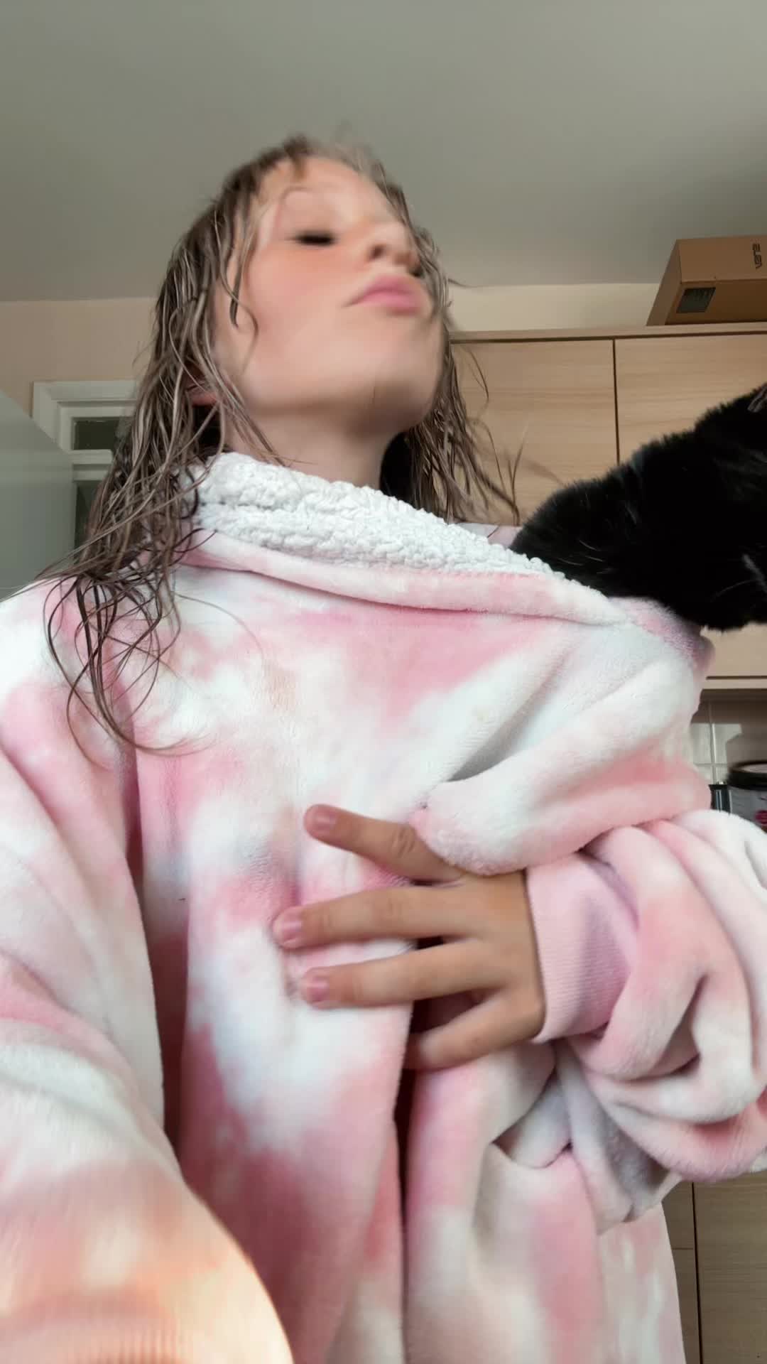 @𝑨𝑳𝑰𝑪𝑬 𝑷𝑬𝑨𝑹𝑳ꨄ