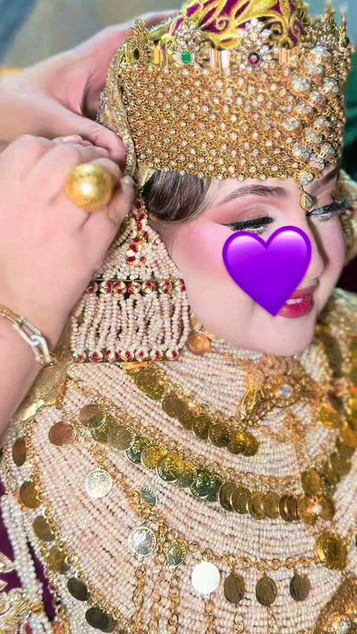 @lalaelamira
