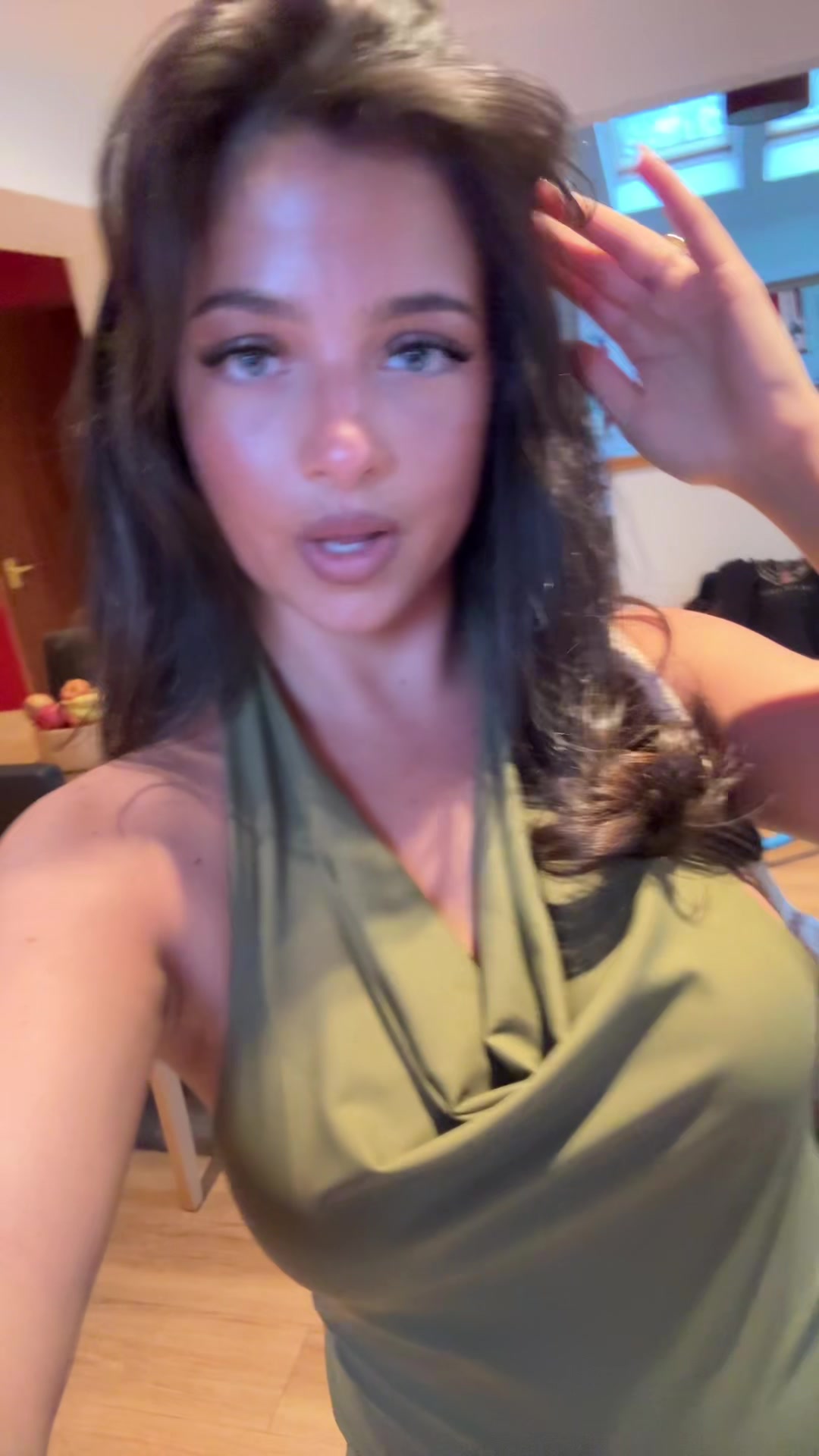 @floraknowles
