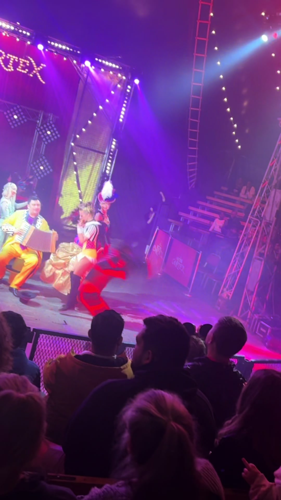 @chezaaa
