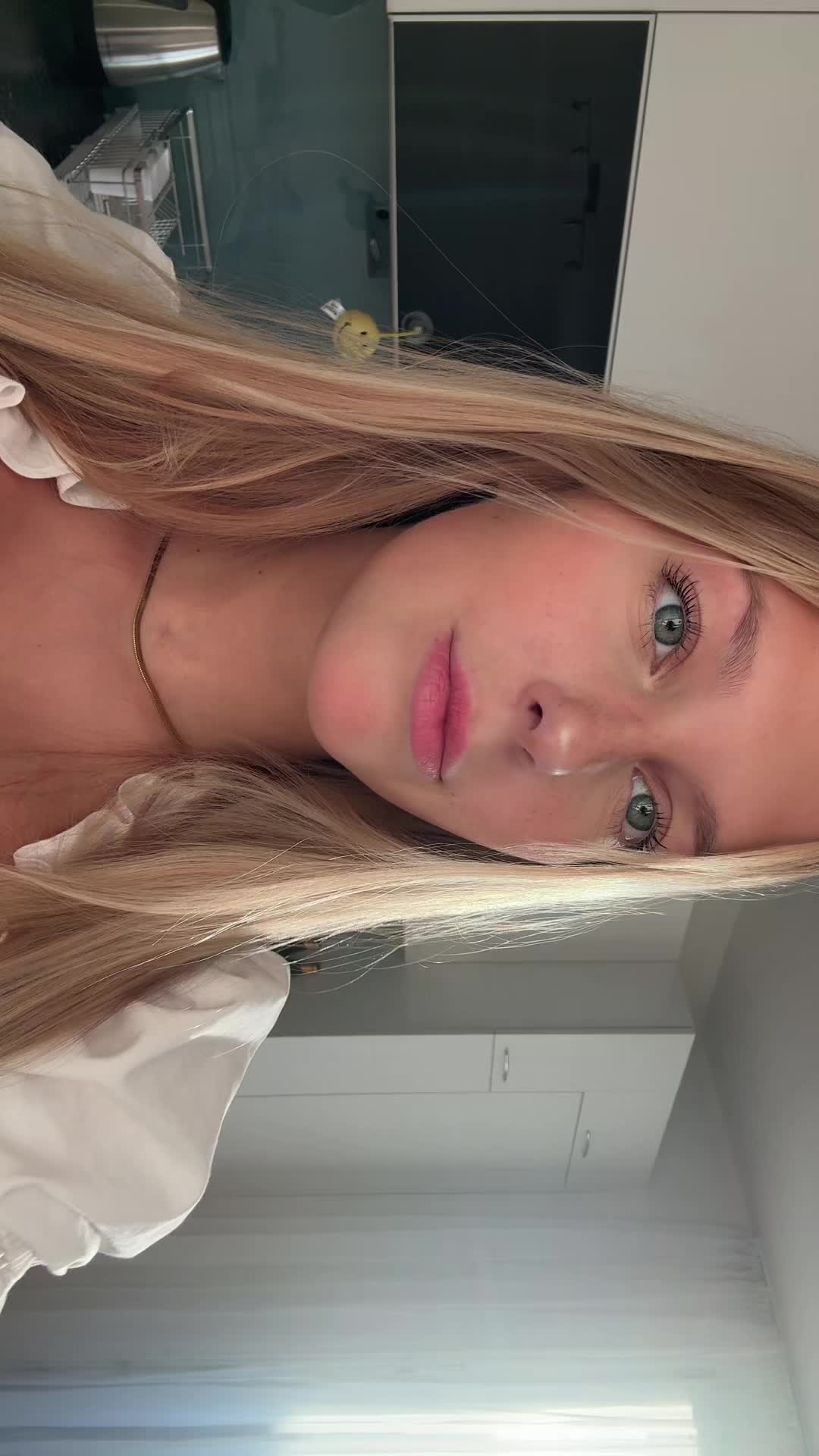 @emelieaway
