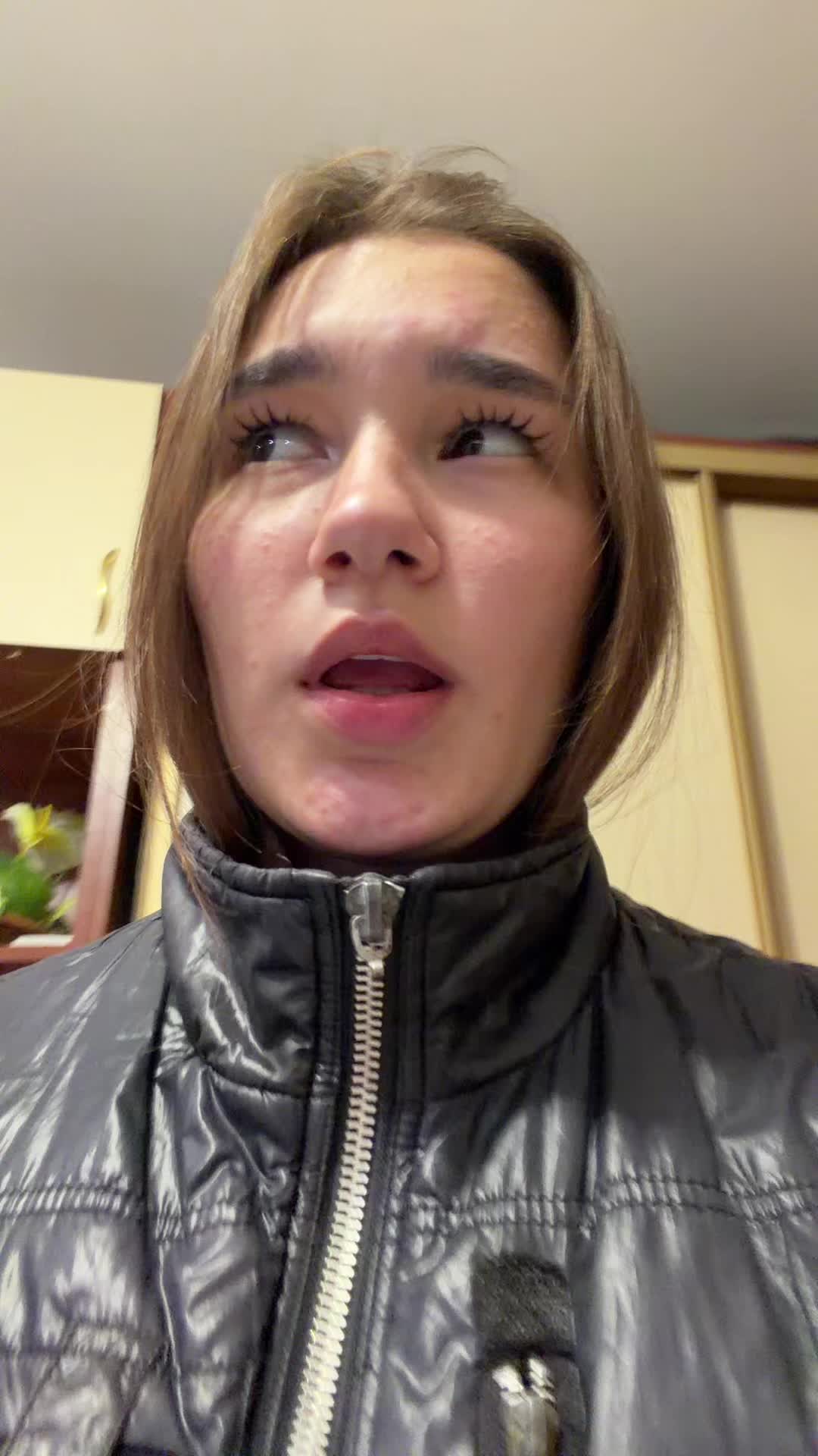 @lazyb1zzer