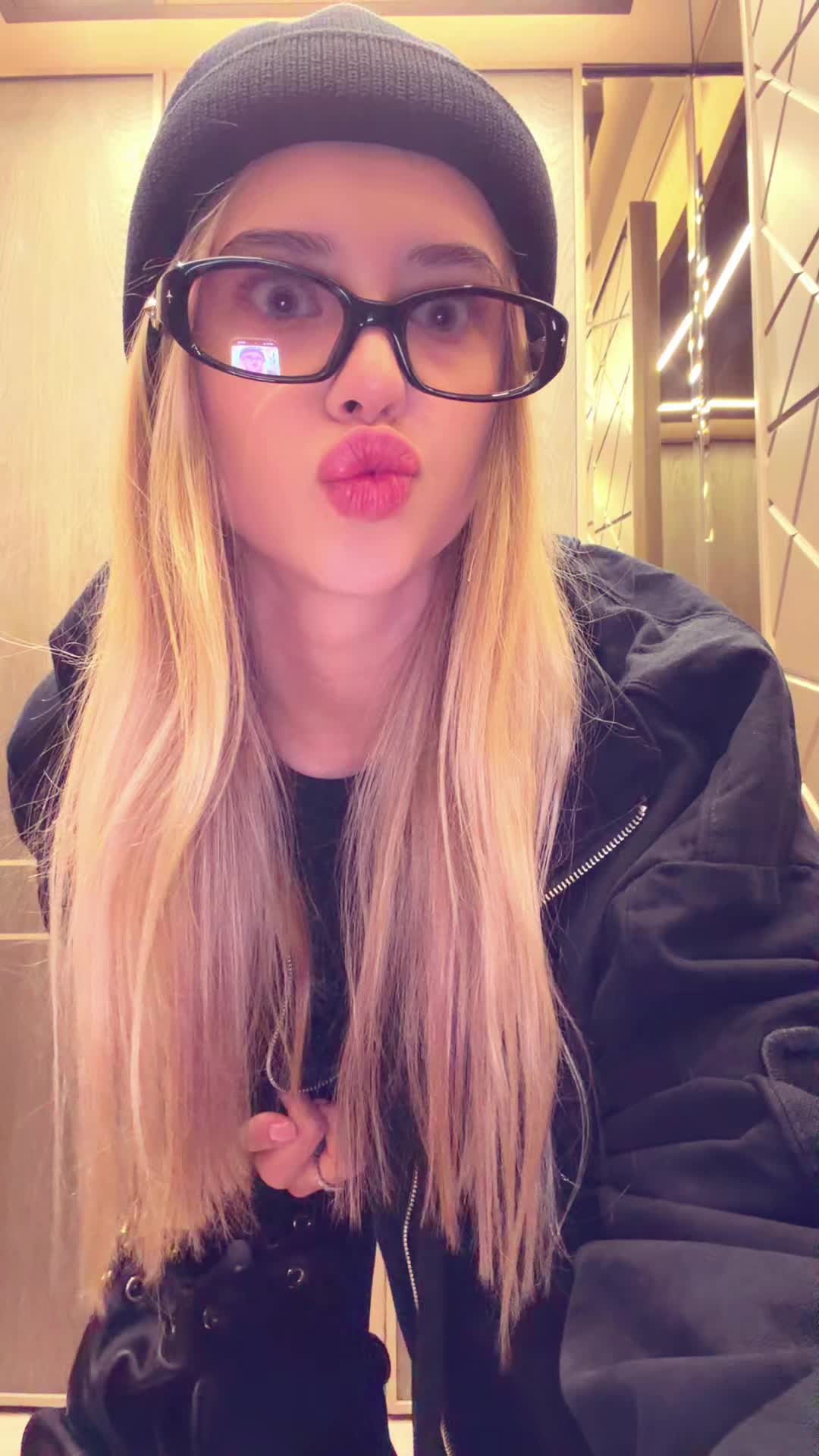 @тгк: Анечка🎀🖤