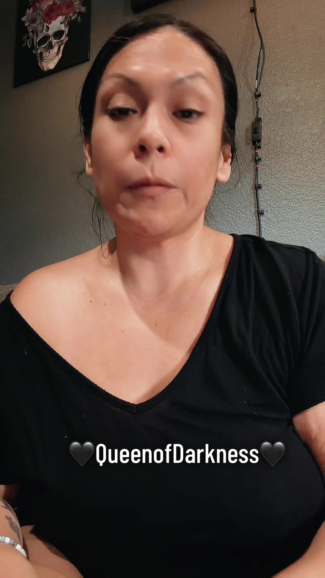 @𝔔𝔲𝔢𝔢𝔫𝔬𝔣𝔇𝔞𝔯𝔨𝔫𝔢𝔰𝔰