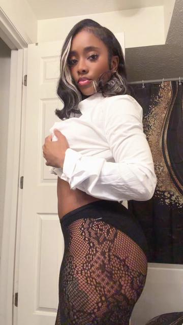 @TyeshaRaven