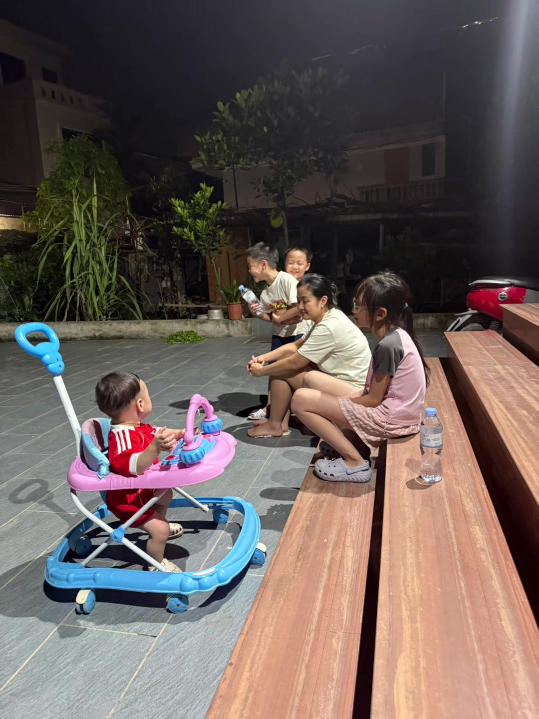 @Nh&agrave; Kiến