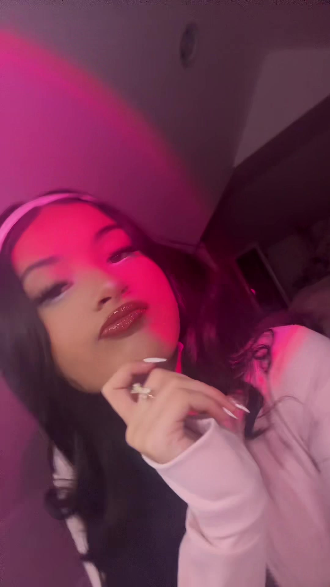 @️