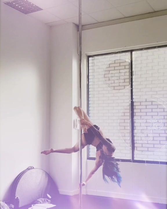 @The Pole Dancing Therapist
