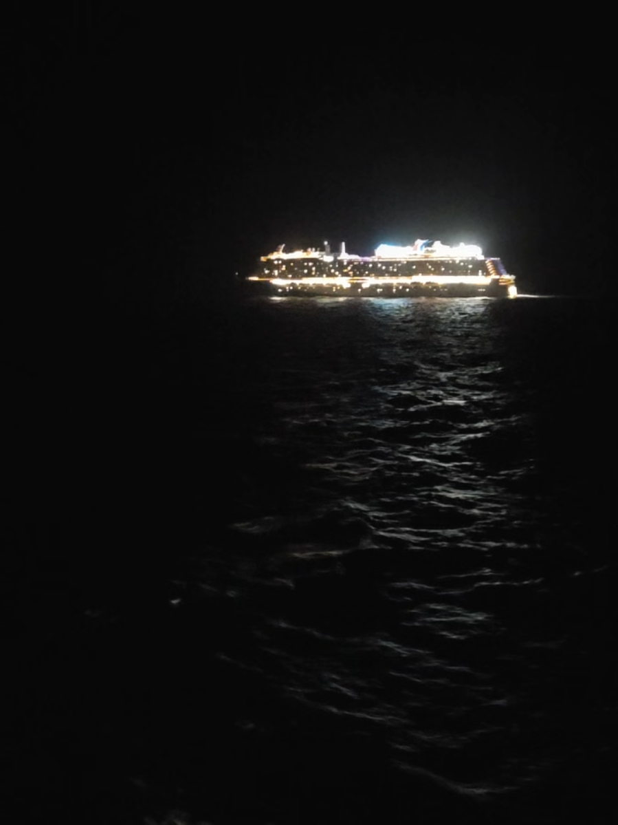 @Whit the Cruise Queen⚓️