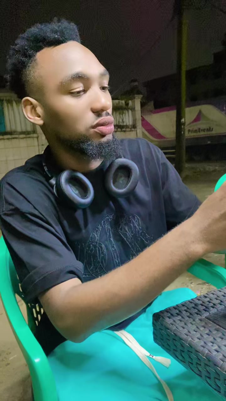 @Ange 😇 ou démon 😈