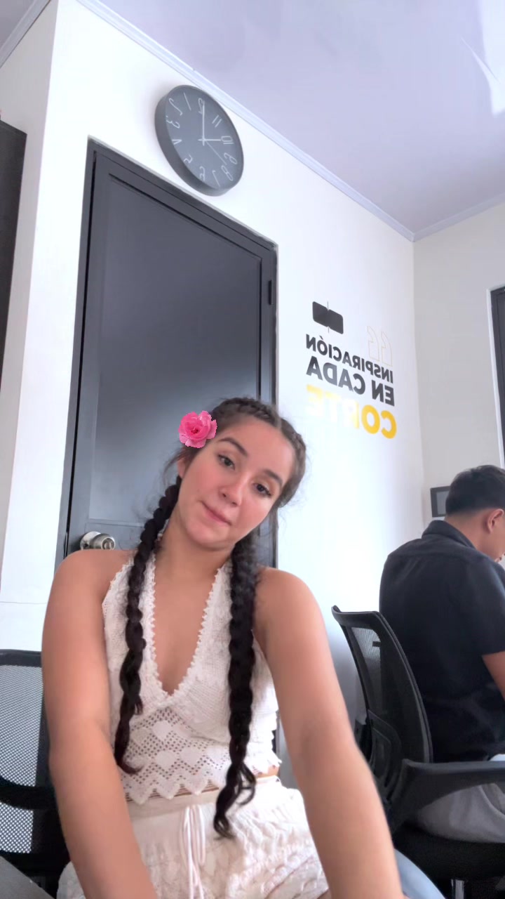 @Emi Mena