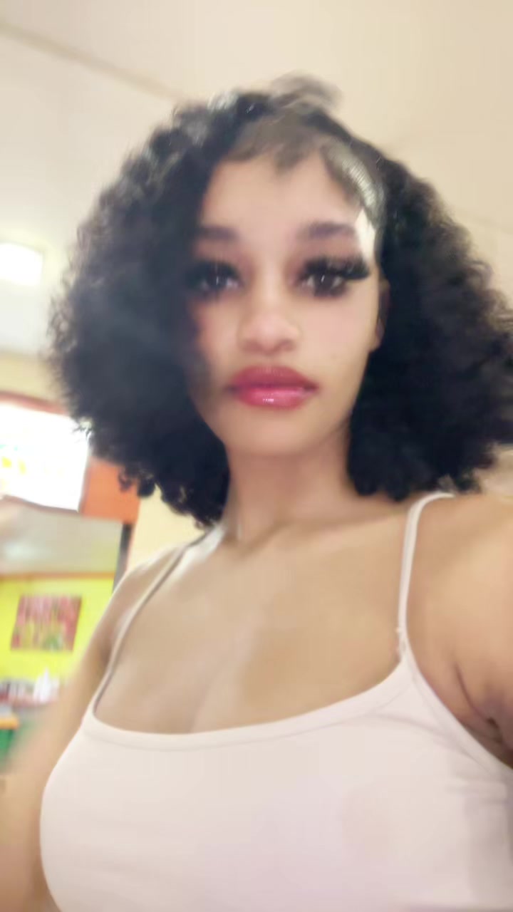 @Zazzy🌸🫧