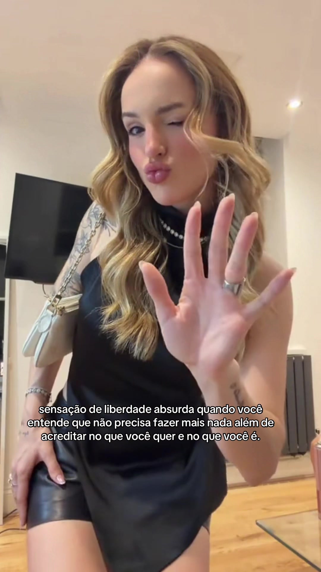 @Kelly Giovanna