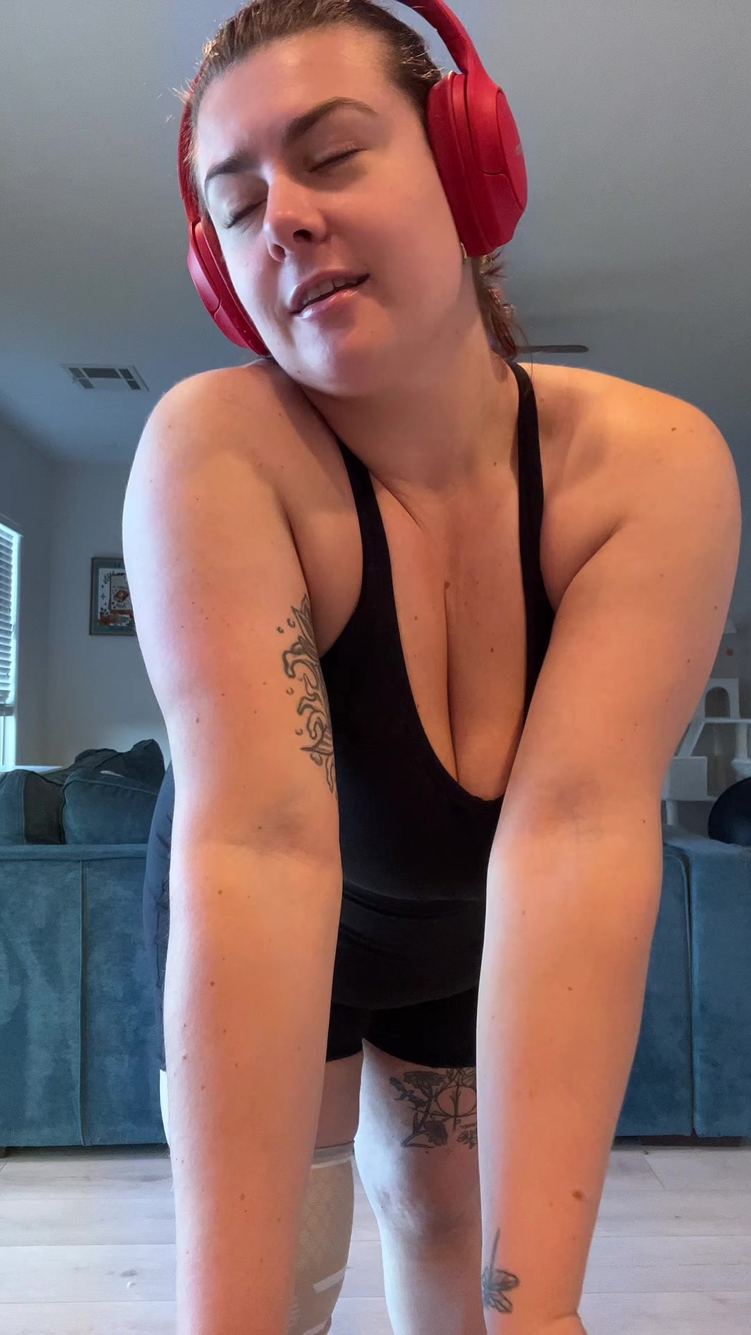 @krystoksalot