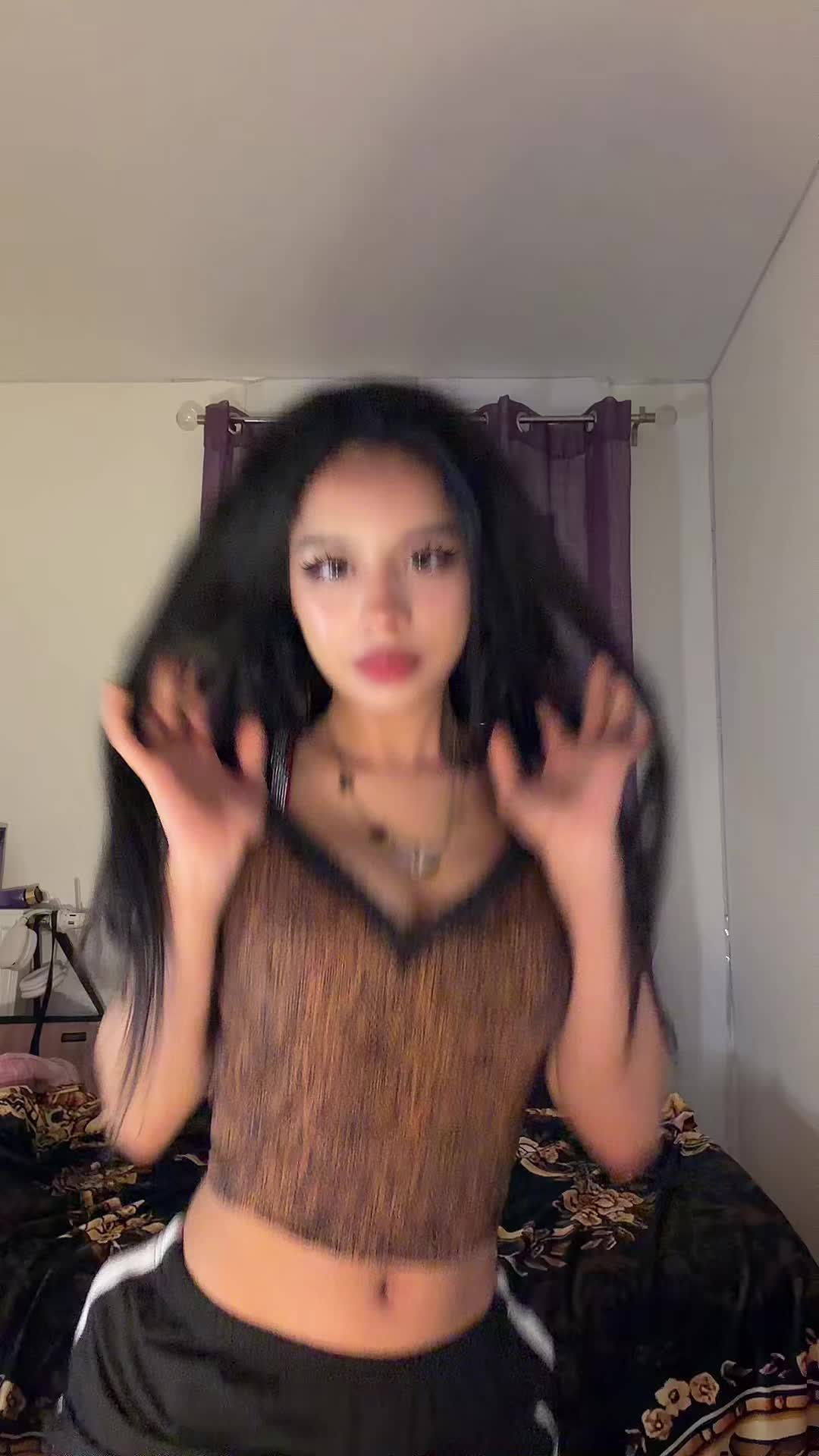 @holy_mavish
