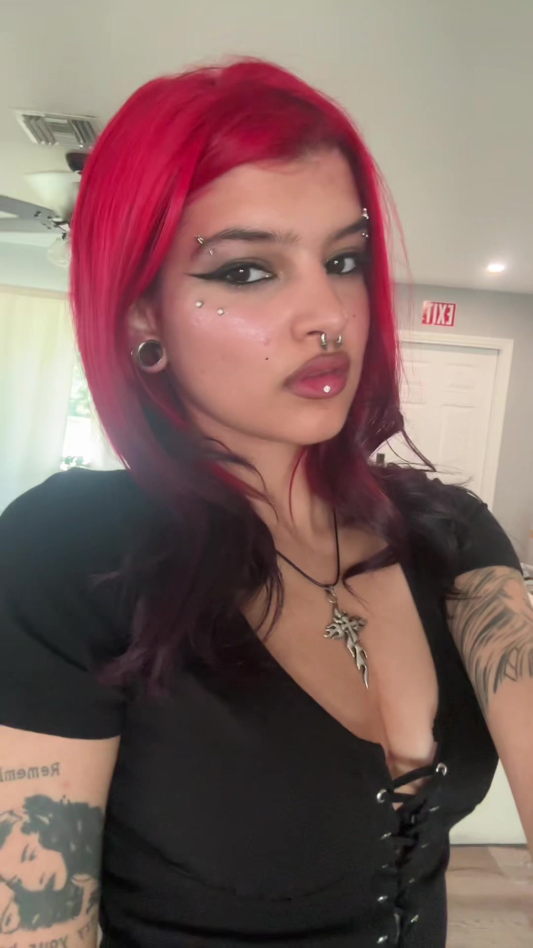 @hailz ⏾⋆.˚