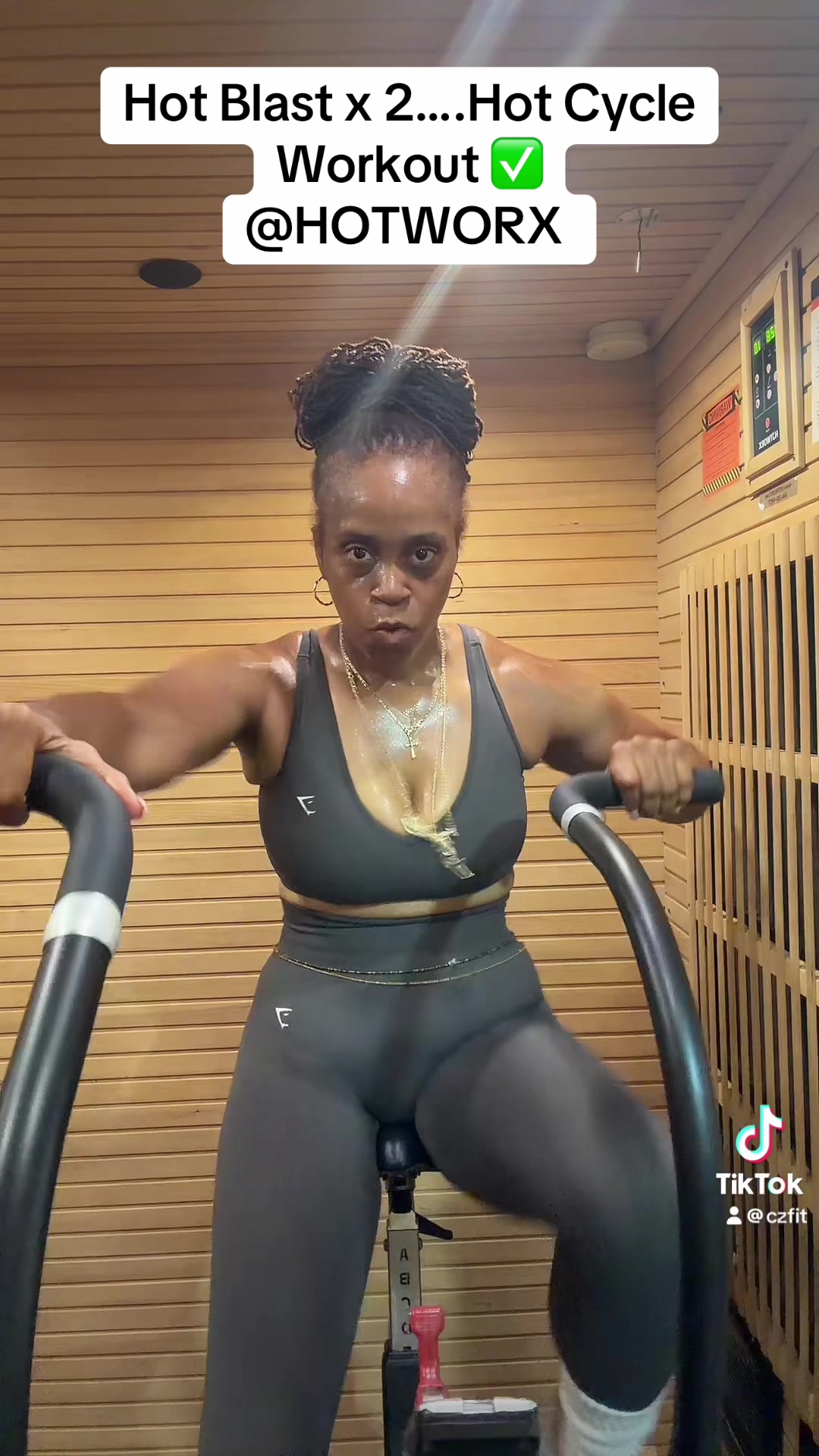 @CZFIT🏋🏽&zwj;♀️ |  Fashion & Food