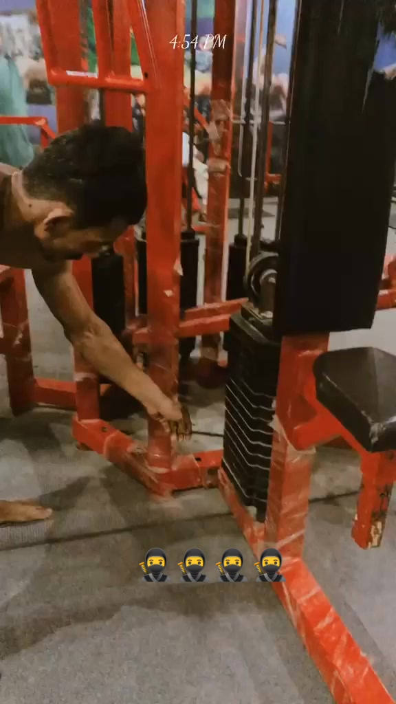 @sad gym boy 💪😔💪