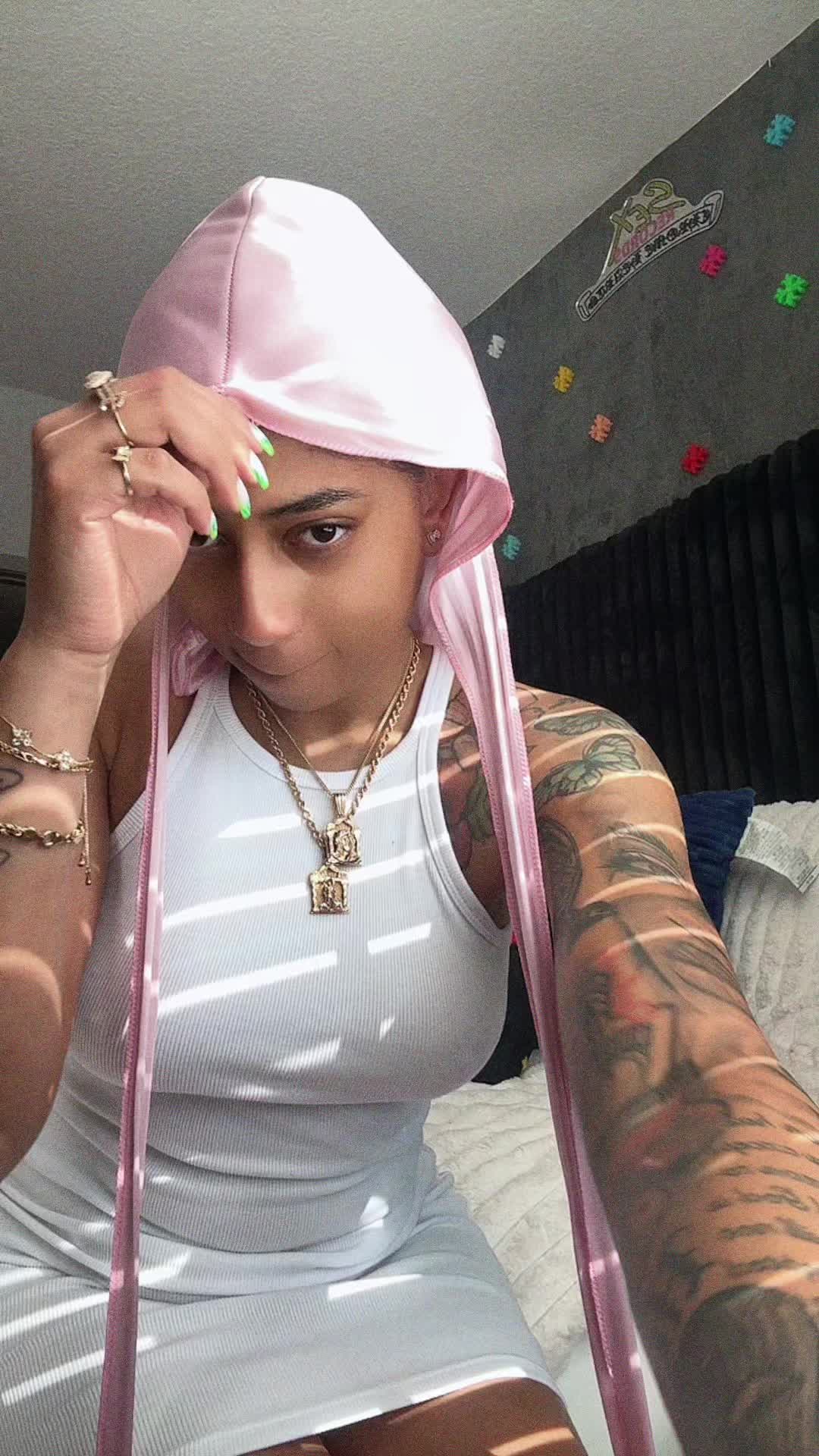 @prettyone__