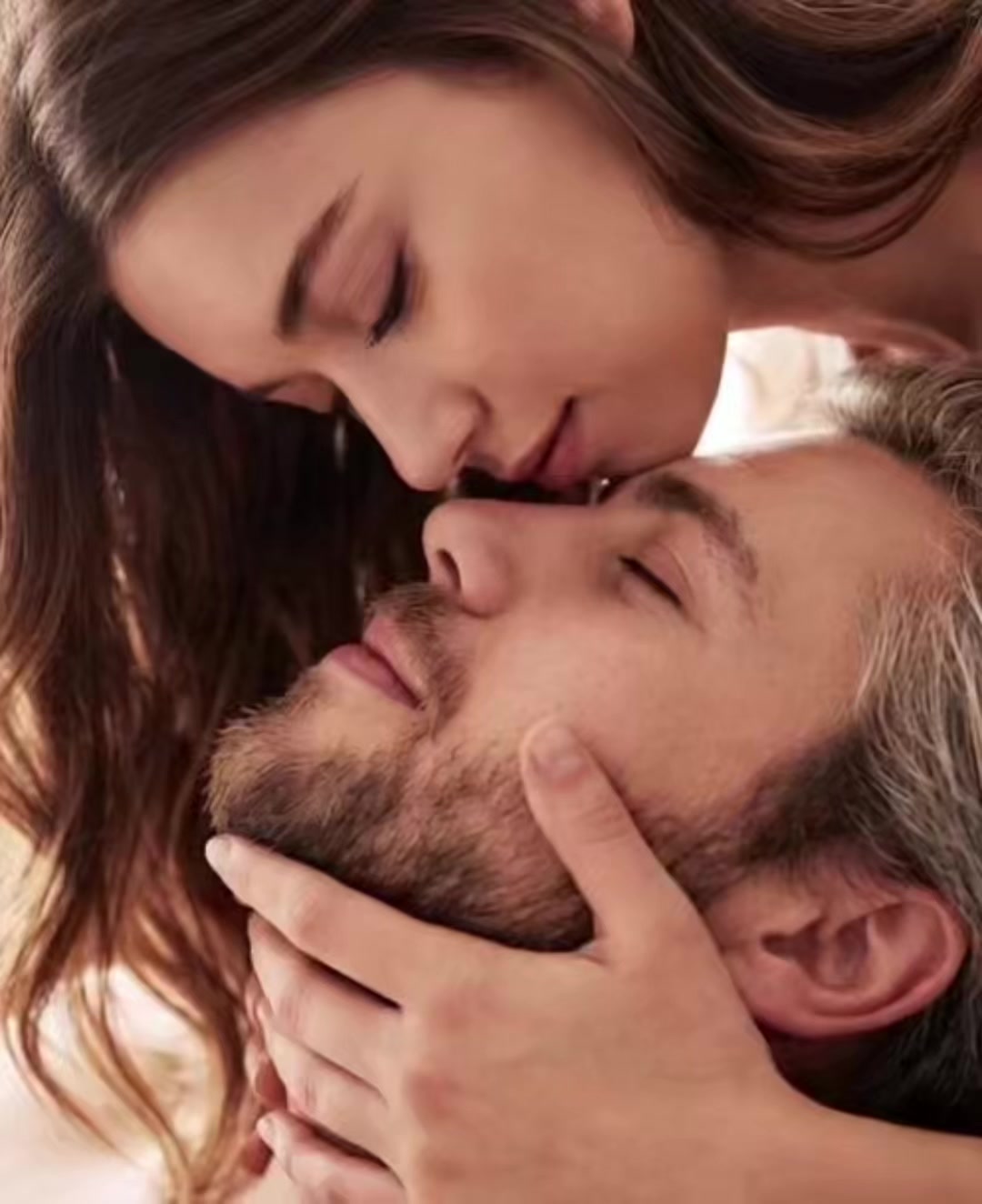 @Afra Sara&ccedil;oglu & Tolga Sarıtaş