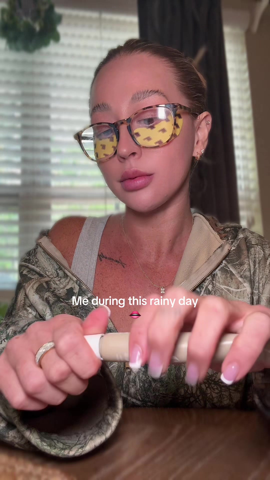 @Lips And Drips