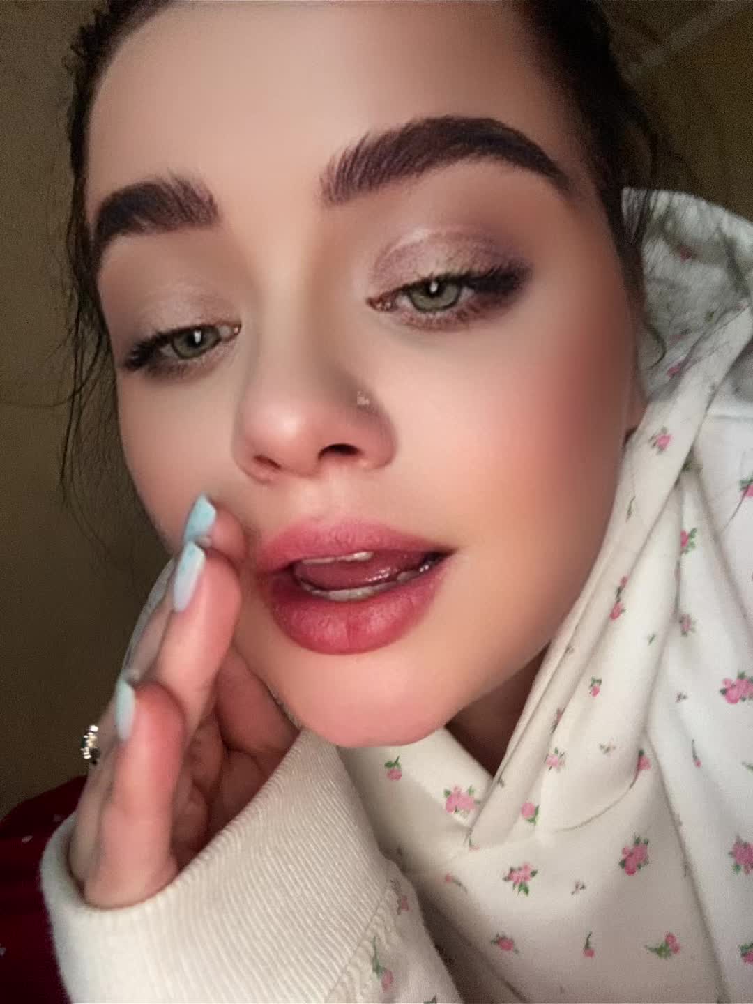 @Annafoxs