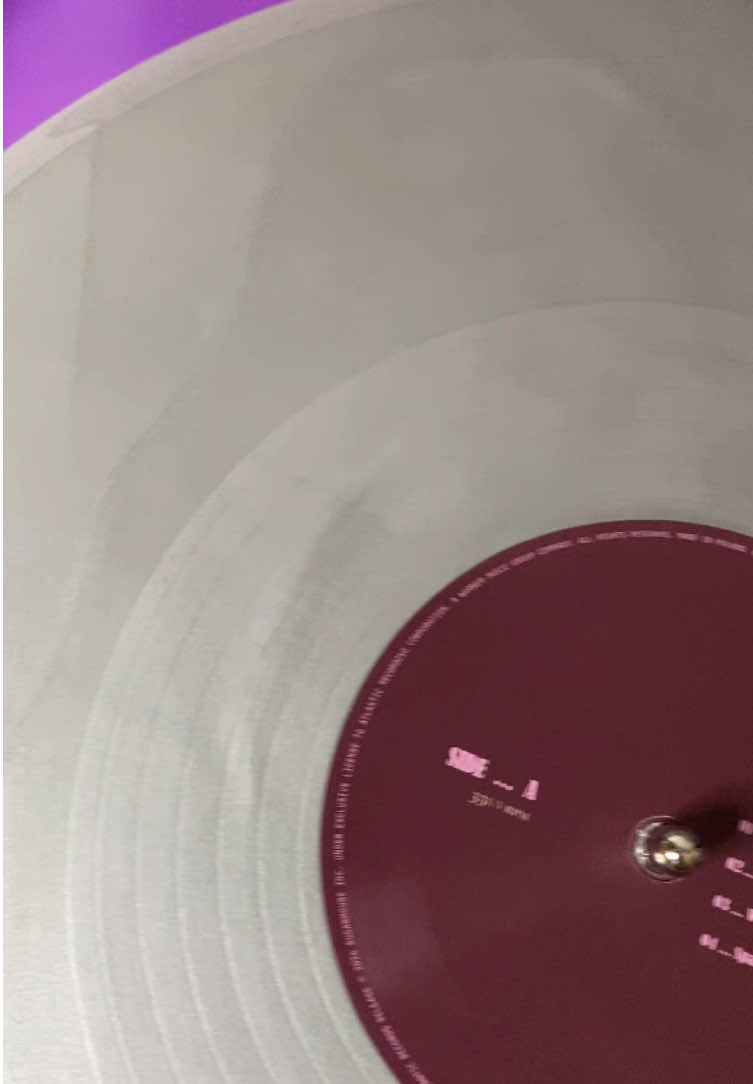 @Amber || Vinyl Collector☁️