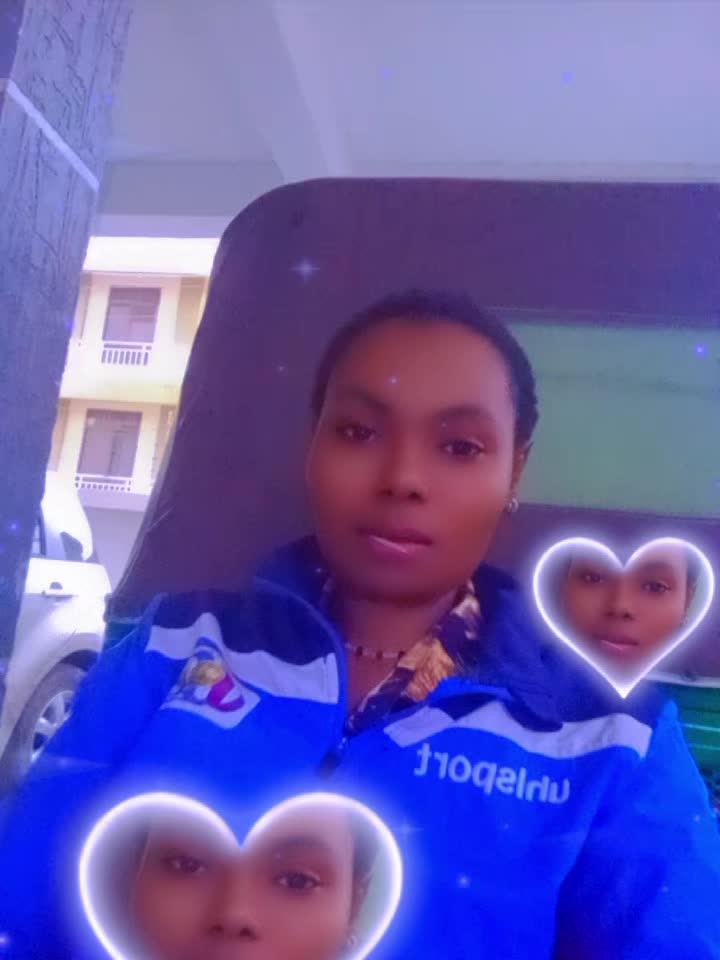 @tinnahkessy
