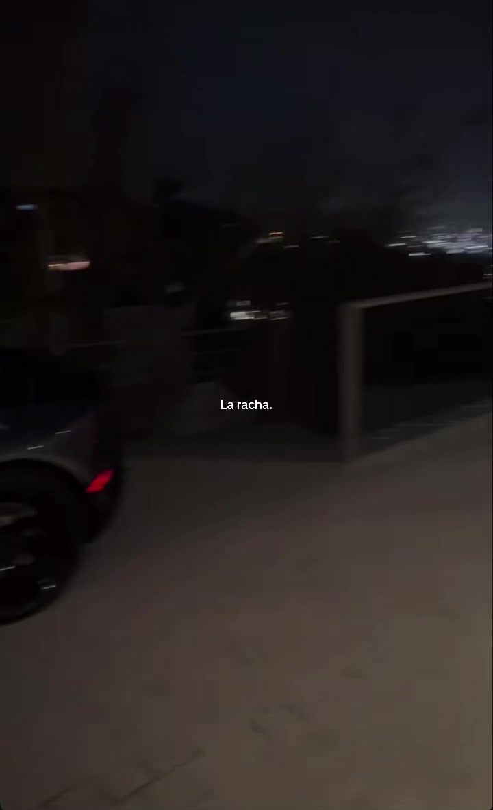@℟