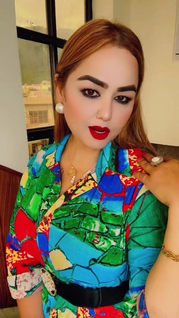 @Radhika😍