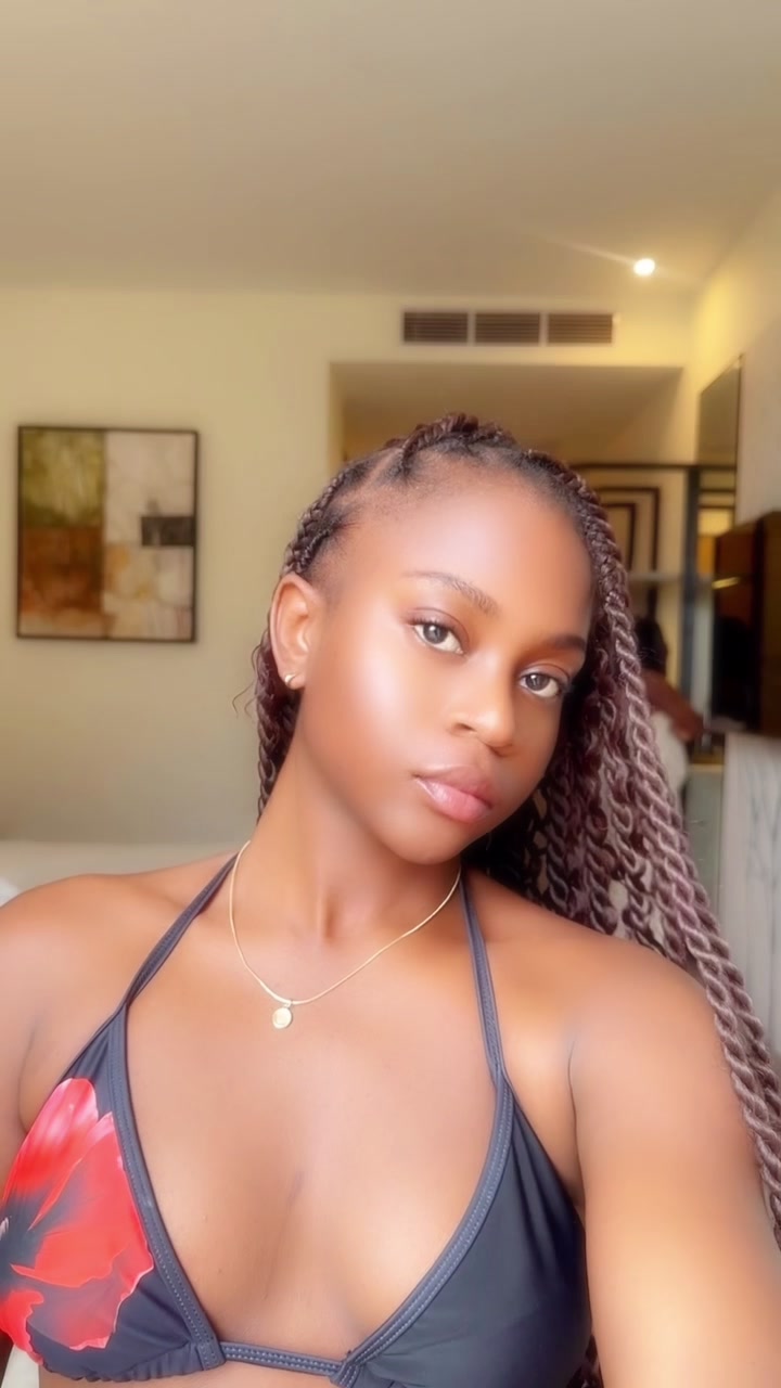 @🍍