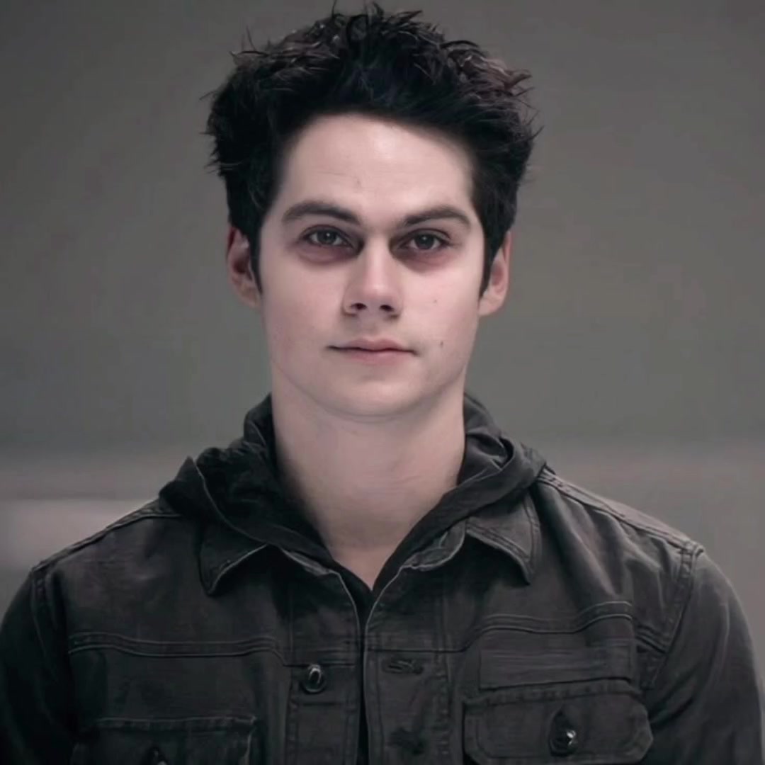 @📚Stilinski_24✨️