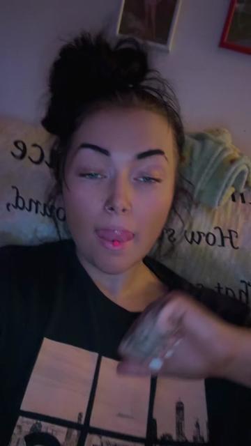 @x_your_dream_girl_x
