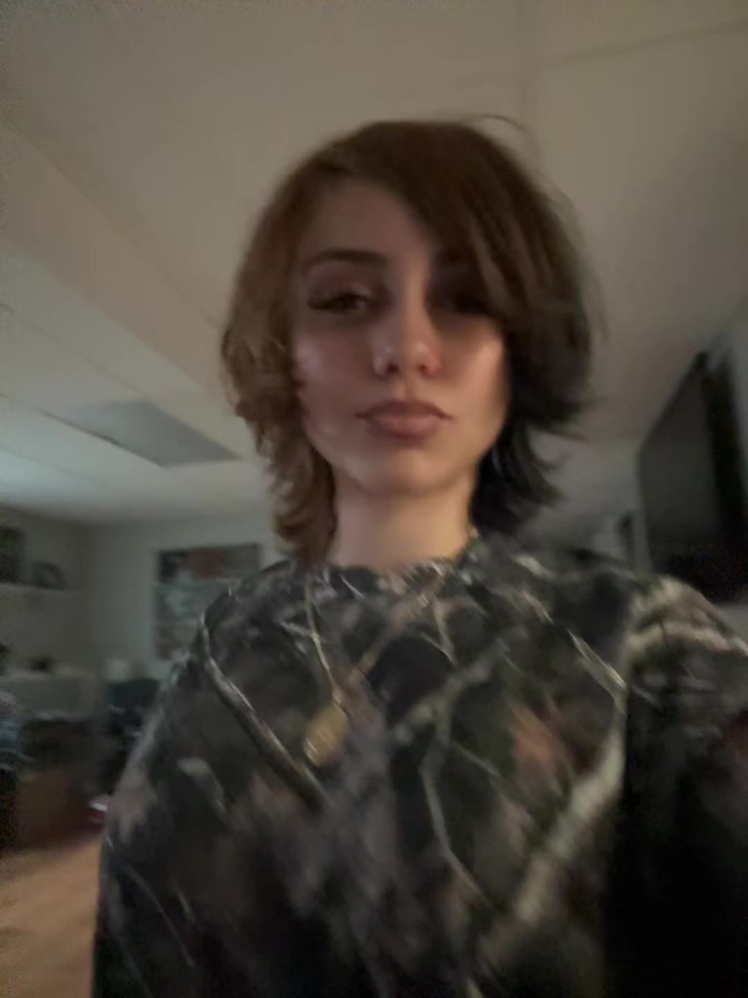 @️