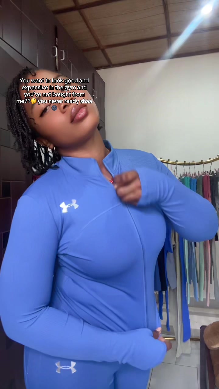 @Lizzy🛍️🛒