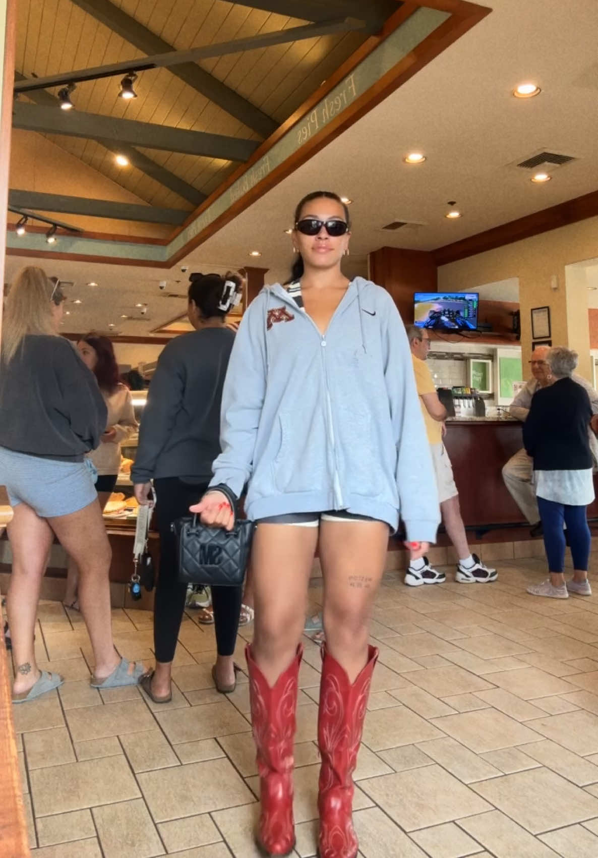 @ALEXUSLESHAY
