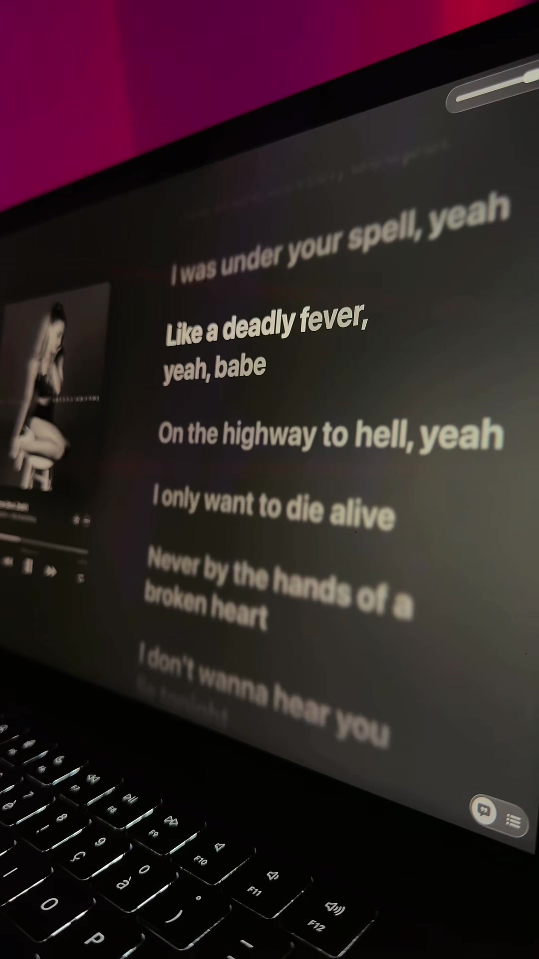 @🎧
