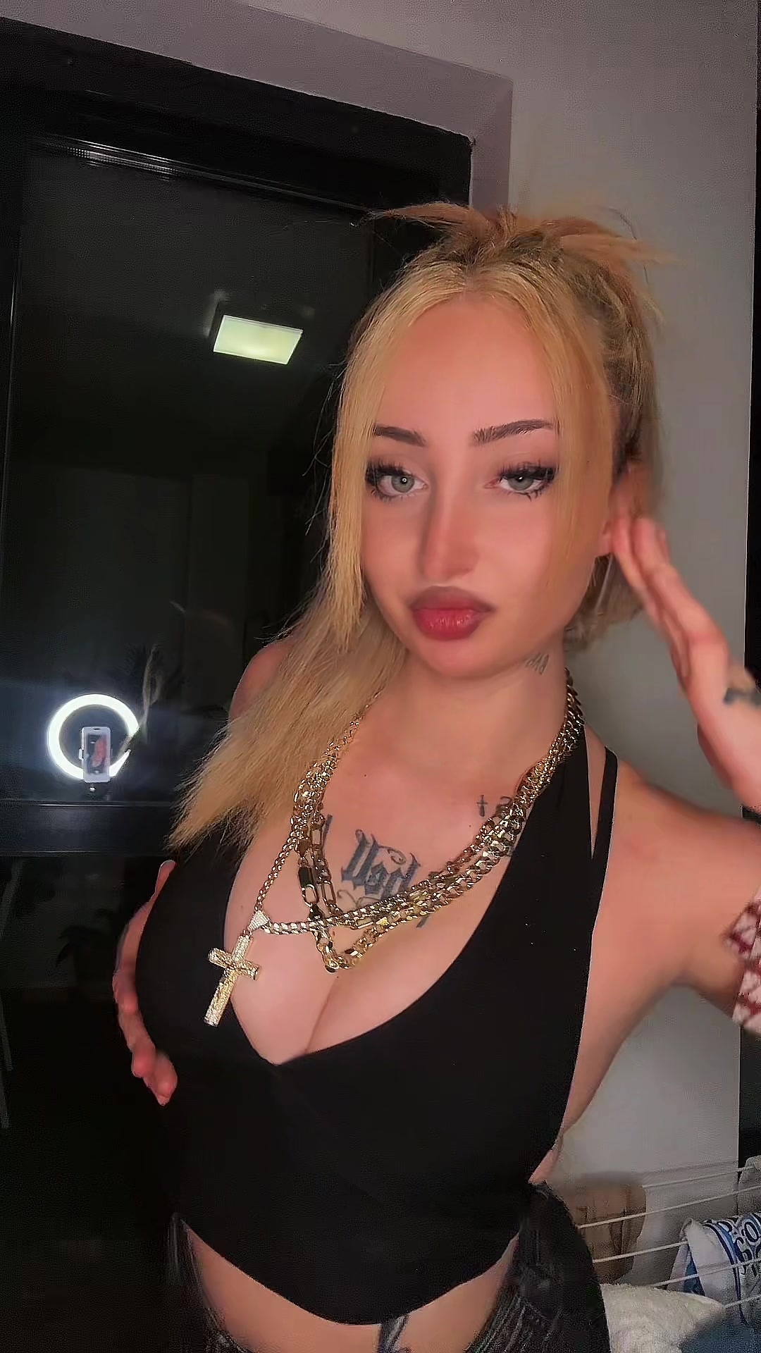 @sikariaxr