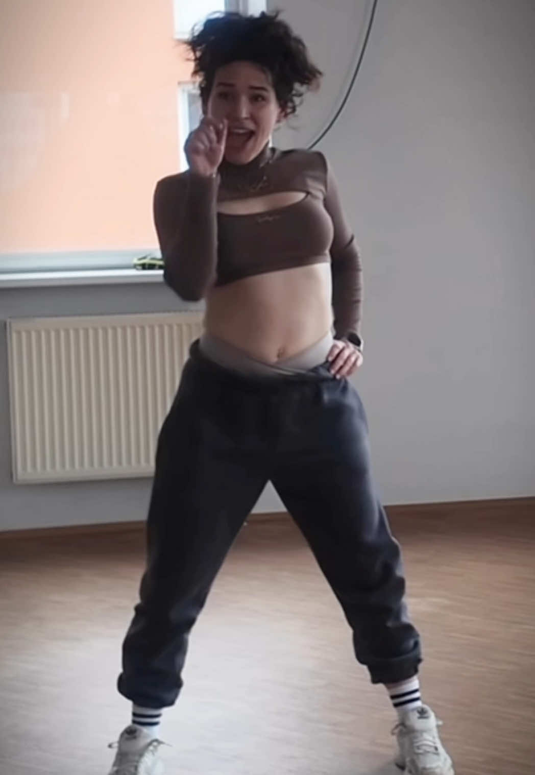 @eybailamiga