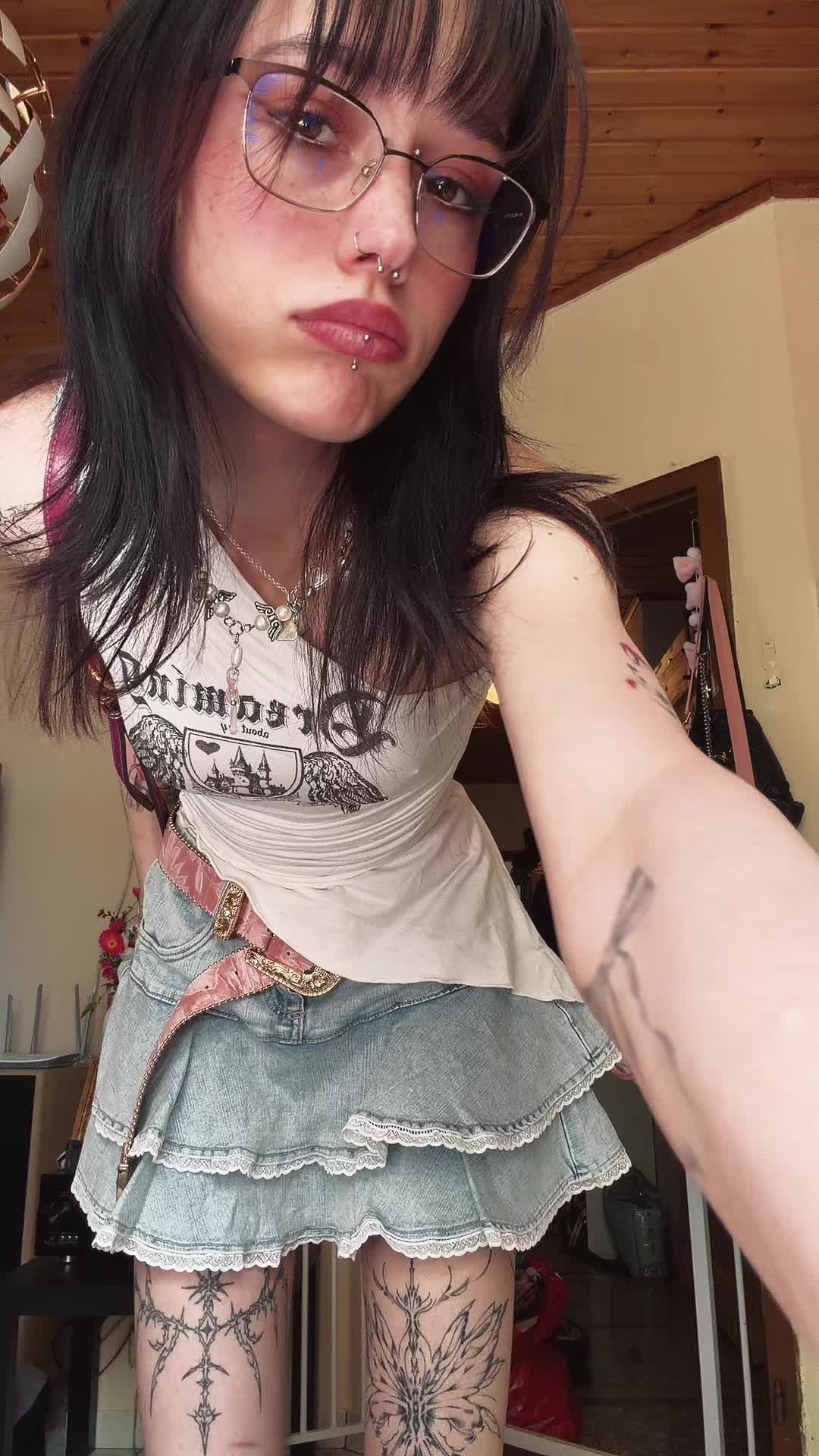 @strwberrii
