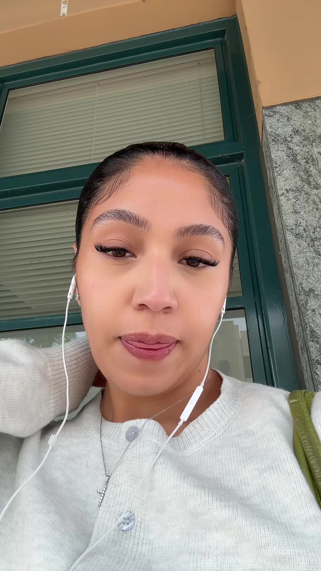 @Lala