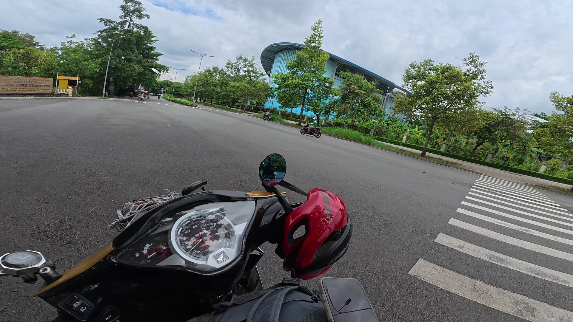 @Long Quận 9