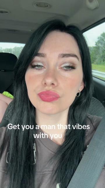 @Kelsiemarie99