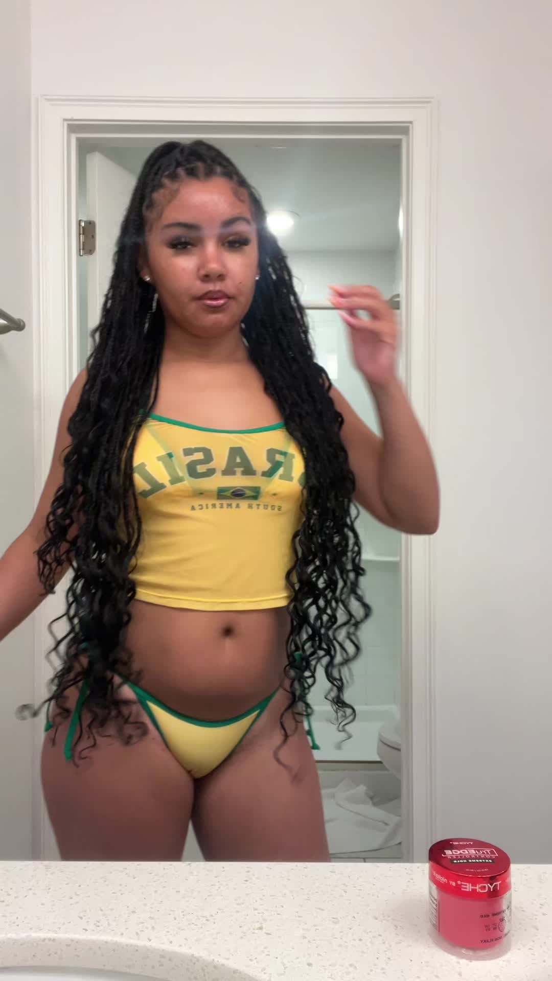 @tavennicole