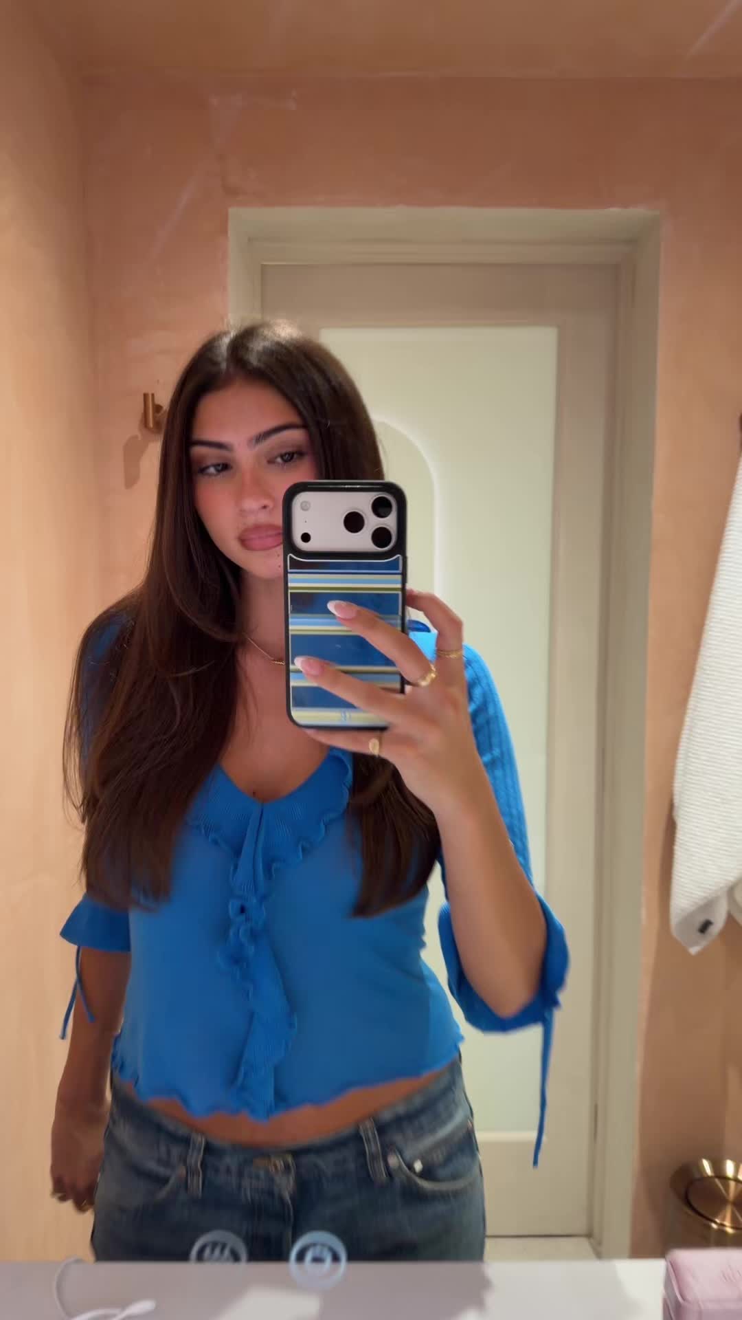@bella
