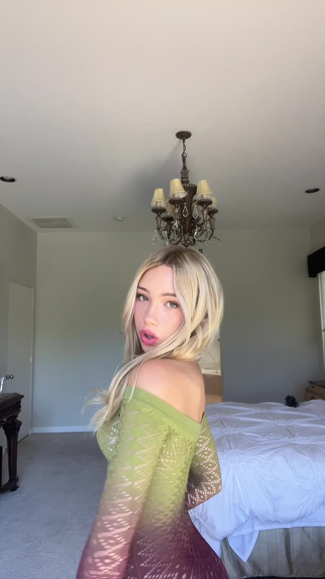 @Ella